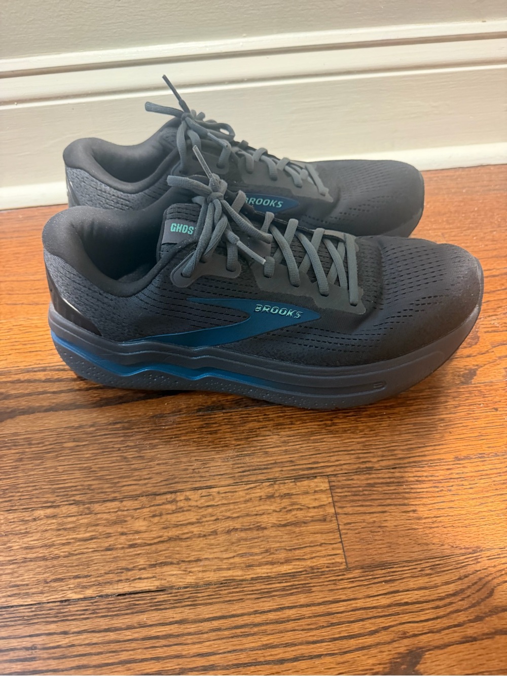 Brooks Men’s Ghost Max Running Shoes - Gray with Blue Accents
